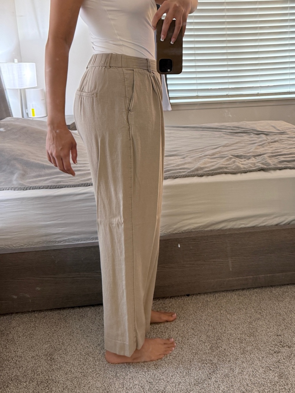 Abercrombie & Fitch Taupe Wide-Leg Pleated Trousers Size M - Picture 2 of 6